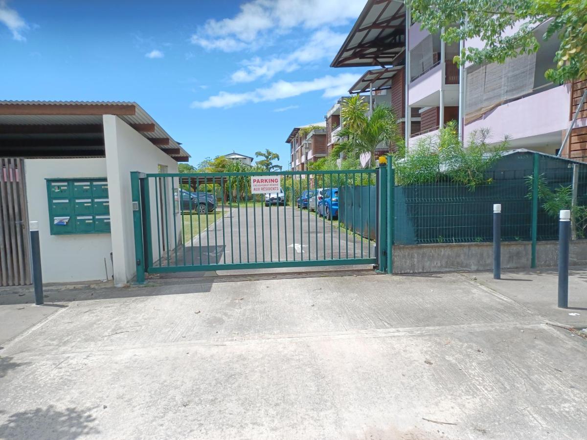 Hibiscus Standing- Appartement Cosy- 2 Chambres Climatisees- Cuisine Equipee- Wifi-Terrasse Cayenne Bagian luar foto