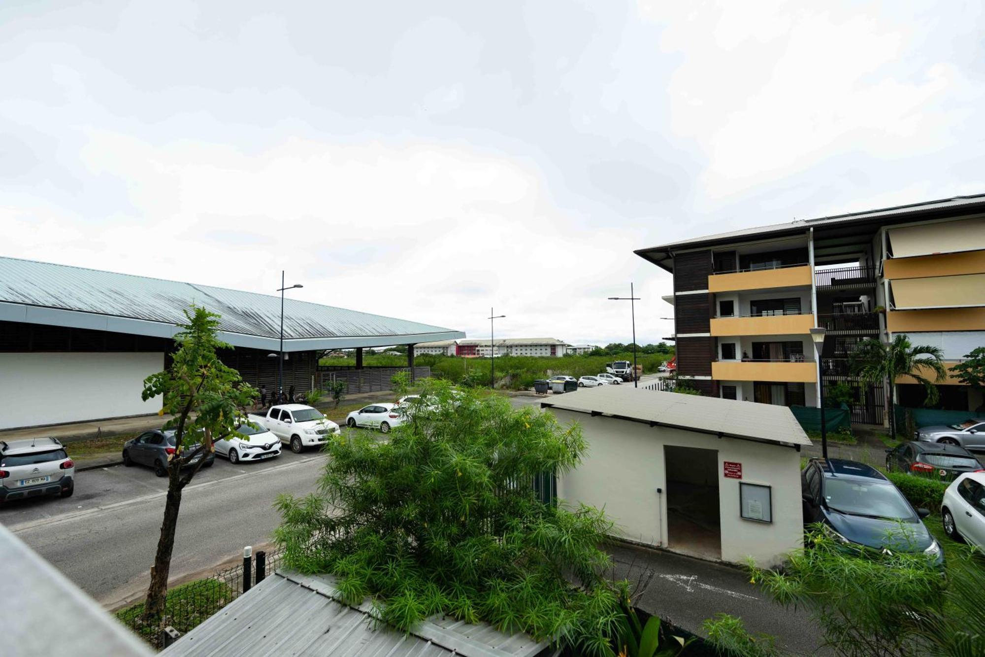 Hibiscus Standing- Appartement Cosy- 2 Chambres Climatisees- Cuisine Equipee- Wifi-Terrasse Cayenne Bagian luar foto