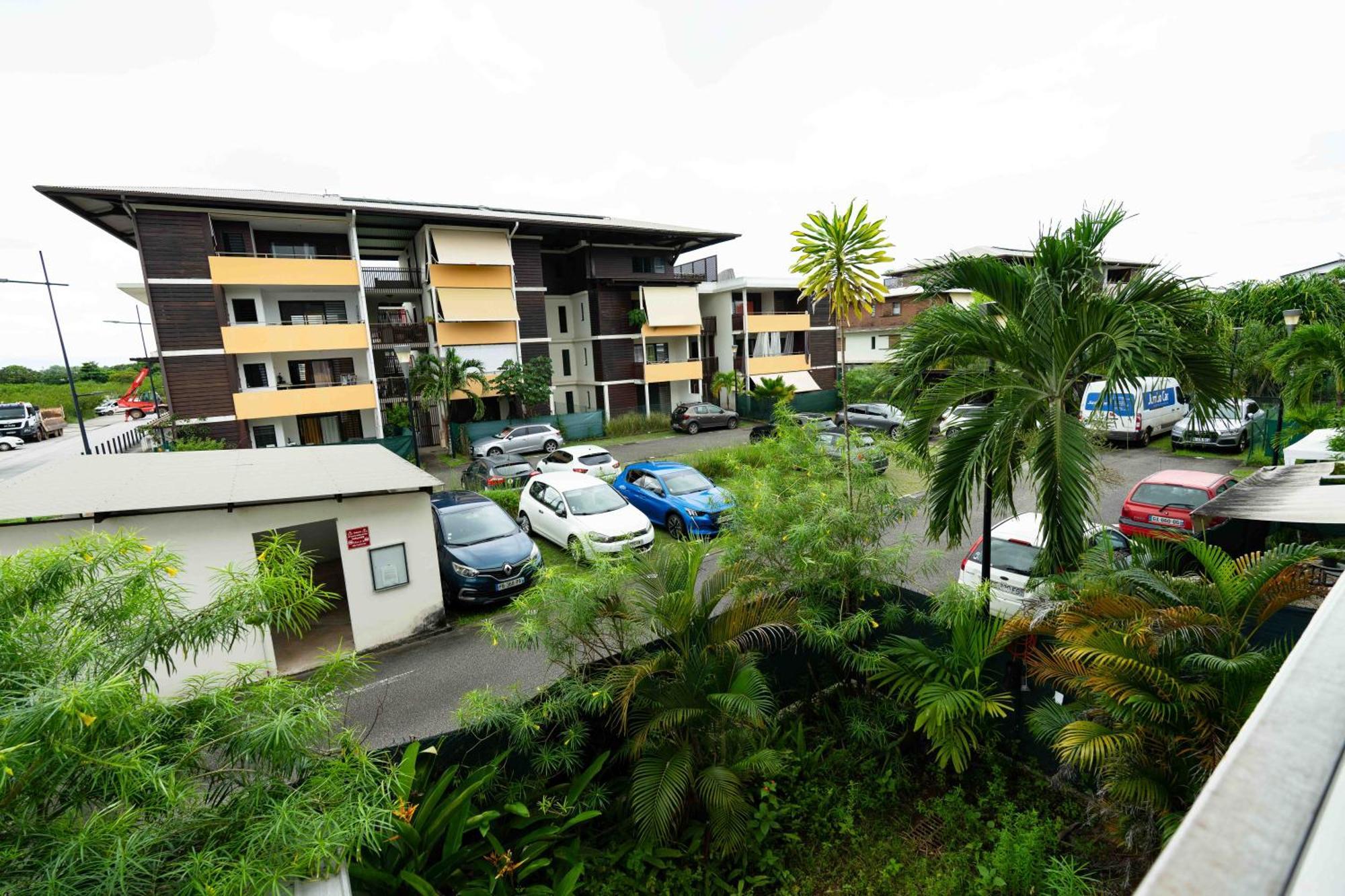 Hibiscus Standing- Appartement Cosy- 2 Chambres Climatisees- Cuisine Equipee- Wifi-Terrasse Cayenne Bagian luar foto